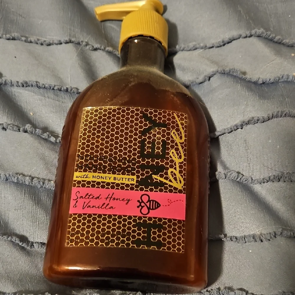 RARE - BATH & BODY WORKS **Salted Honey & Vanilla Hand Soap with Honey B…